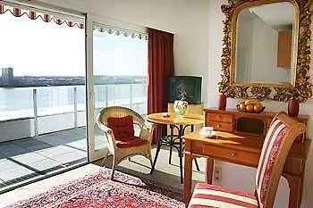 Das Weisse Hotel An Der Elbchaussee Hamburg
