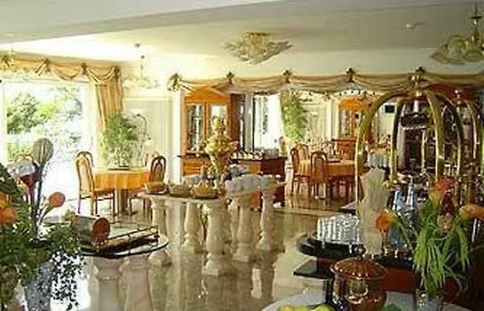 Das Weisse Hotel An Der Elbchaussee Amburgo